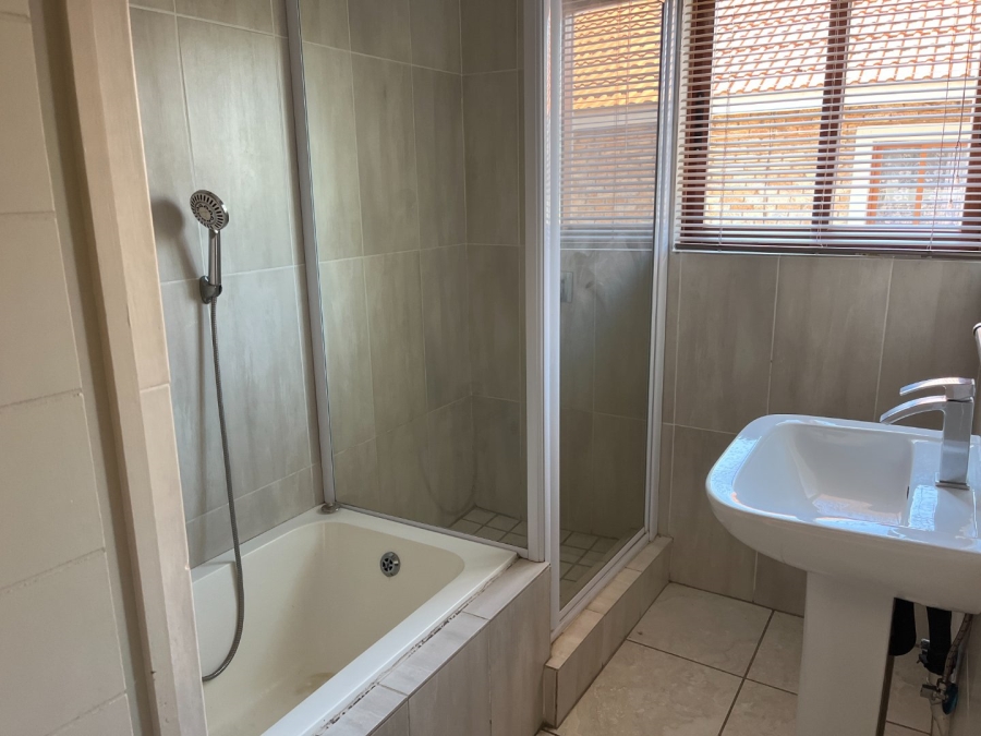 2 Bedroom Property for Sale in Potchefstroom South North West